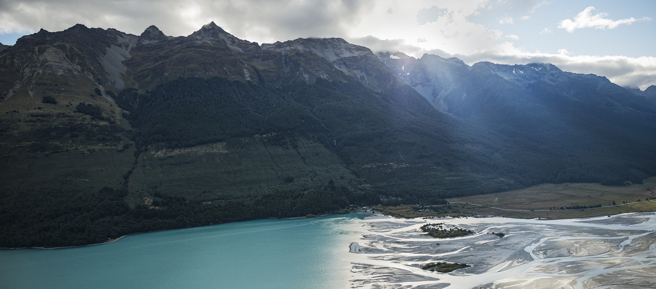Hollyford valley meets sea